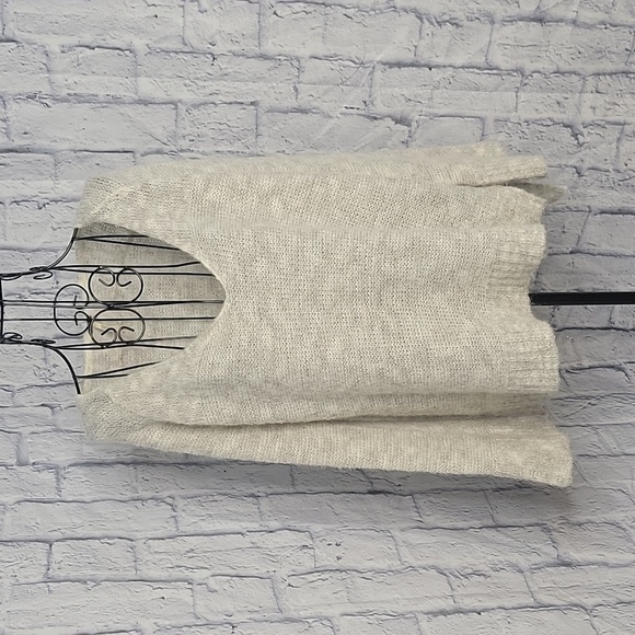 FREE PEOPLE Light Gray Part Alpaca and Mohair Lightweight Sweater XS Ru… - Picture 1 of 8